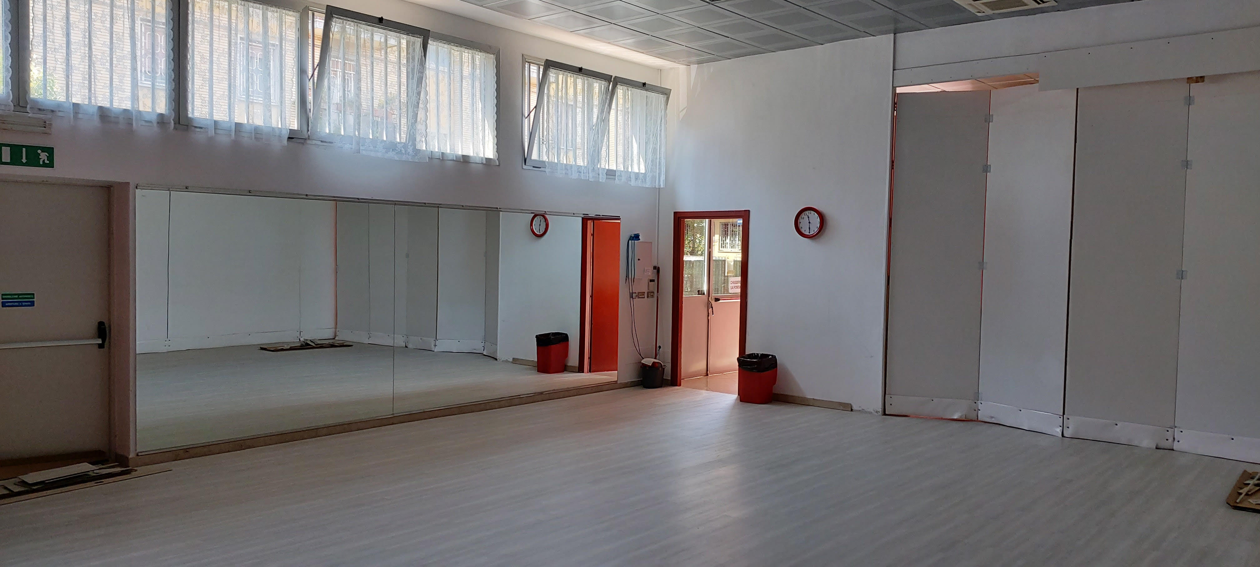 Sala Rossa Dance Studio 63 Scuola di Ballo a Bologna