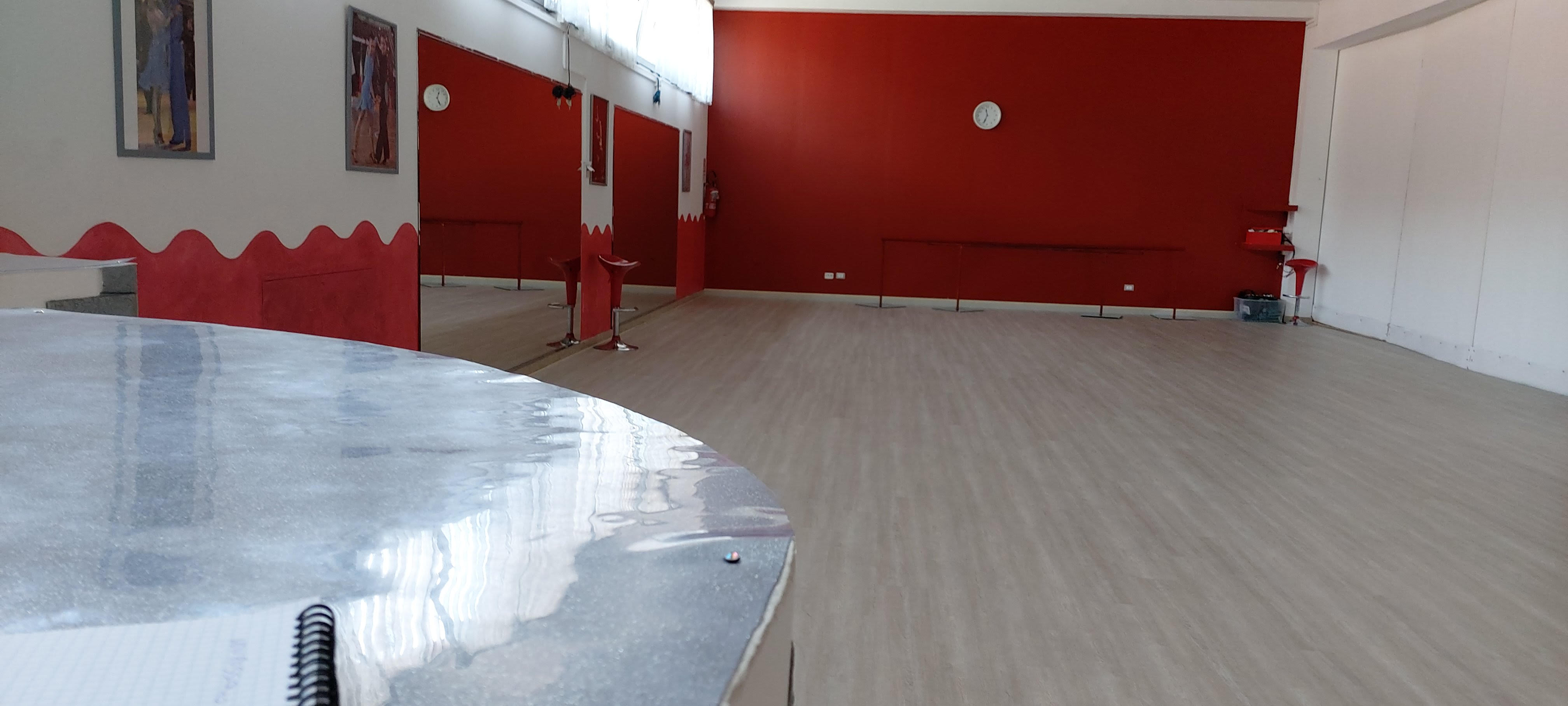 Sala Rossa Dance Studio 63 Scuola di Ballo a Bologna